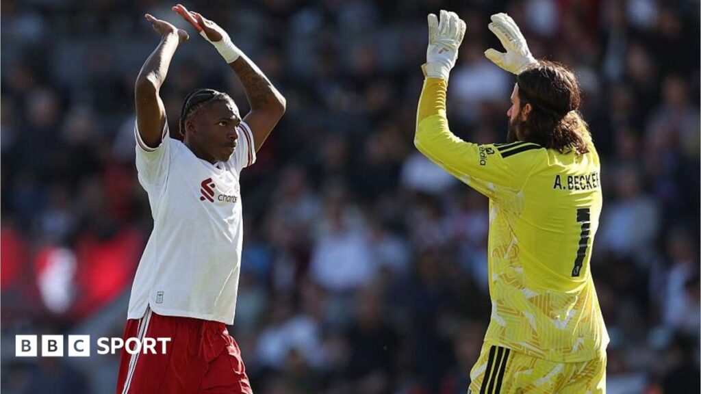 Alisson Becker cứu thua xuất thần giúp Liverpool giành chiến thắng trước Bournemouth tại Ngoại Hạng Anh