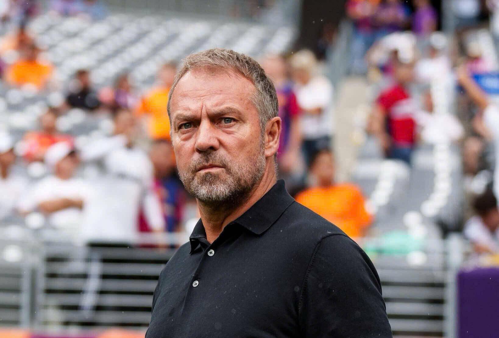 Barca gửi thông điệp động viên Anthony Gordon sau quyết định phũ phàng từ Hansi Flick 1 Anthony Gordon trên sân tập trong màu áo CLB