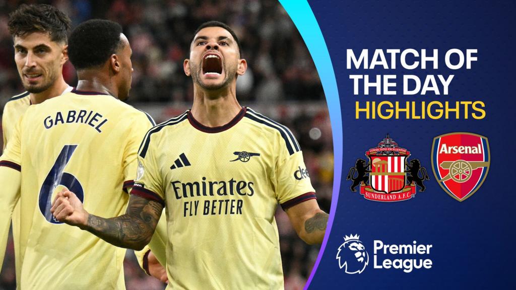 Mikel Arteta chỉ đạo các cầu thủ Arsenal trong trận đấu tại Ngoại Hạng Anh