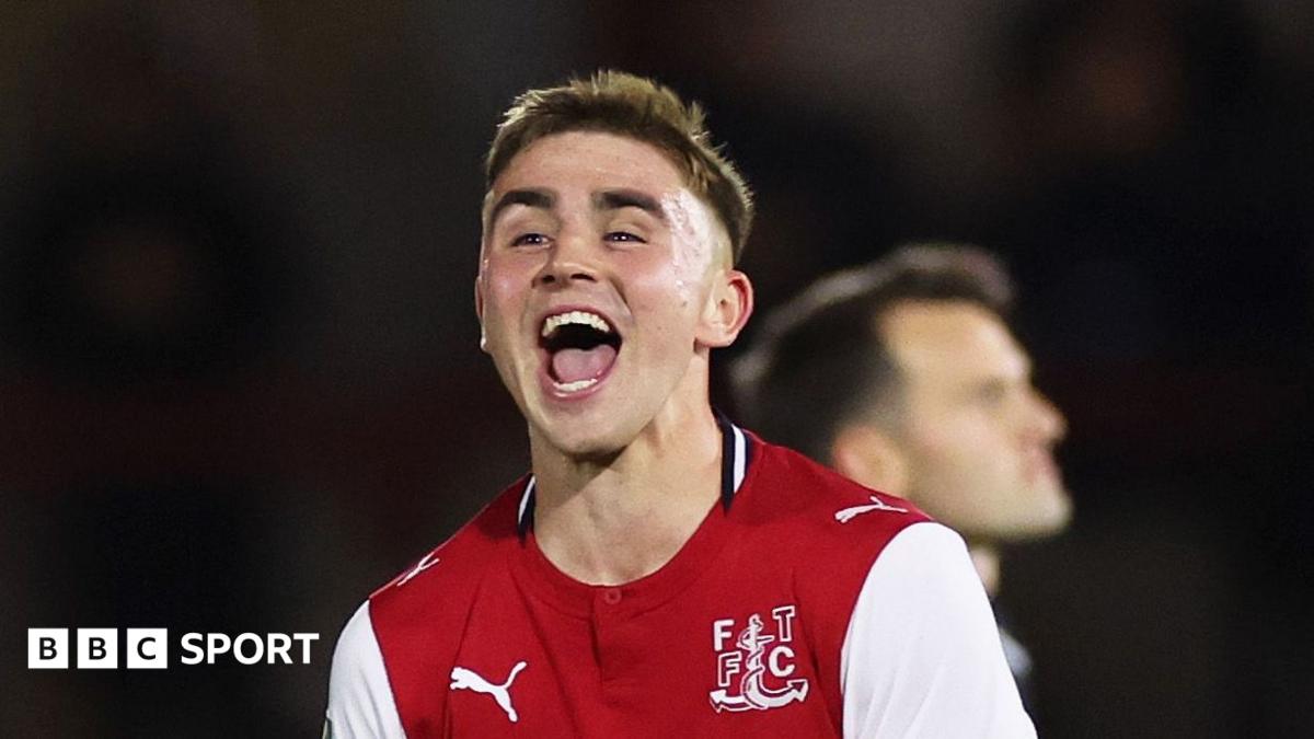 Arsenal đối đầu Fleetwood Town trong trận cầu kịch tính tại EFL Cup