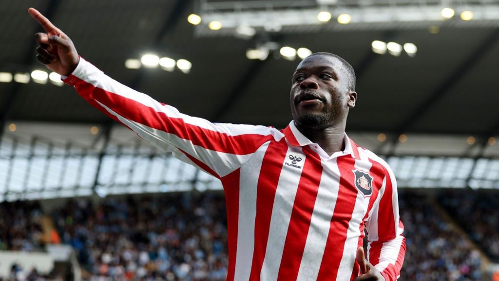 Man City thắng kịch tính Man City và màn lập hat-trick rực lửa của Brobbey 2 Brobbey ăn mừng bàn thắng trong trận đấu kịch tính tại Ngoại Hạng Anh (Hình ảnh trận đấu 2)