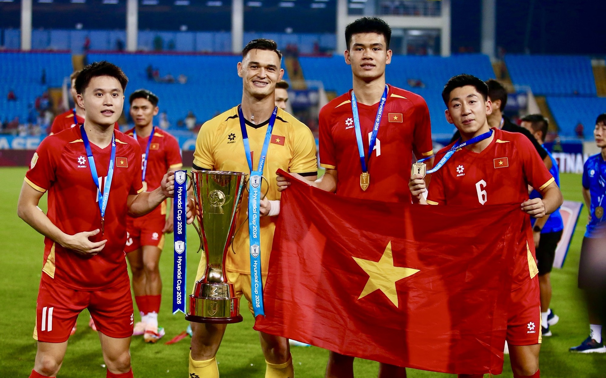 Đinh Quang Kiệt: Từ 'cậu bé' bị lãng quên đến người cầm cờ tại ASIAD 2026 5 Đinh Quang Kiệt trung vệ U23 Việt Nam vinh dự cầm cờ tại ASIAD 2026 (Hình ảnh trận đấu 5)