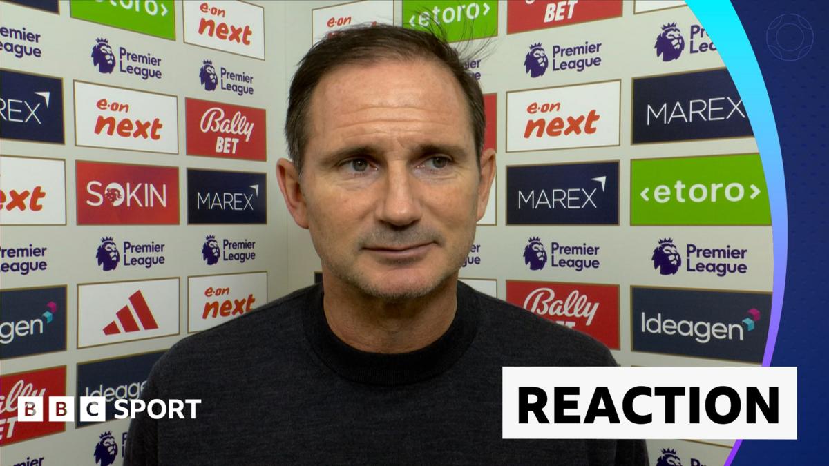 Frank Lampard chỉ đạo các học trò ăn mừng chiến thắng lịch sử tại Ngoại Hạng Anh
