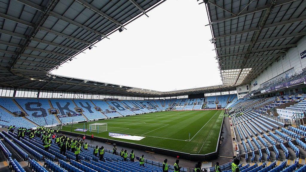 Jay Dasilva ăn mừng bàn thắng lịch sử cho Coventry City trước Nottingham Forest (Hình ảnh trận đấu 3)