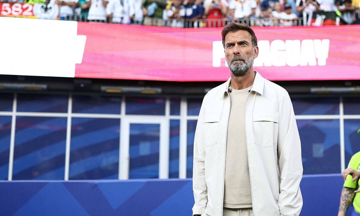 Jurgen Klopp tạo địa chấn ở đội tuyển Đức với danh sách triệu tập kỷ lục 3 Jurgen Klopp chỉ đạo buổi tập của đội tuyển Đức với danh sách triệu tập kỷ lục (Hình ảnh trận đấu 2)
