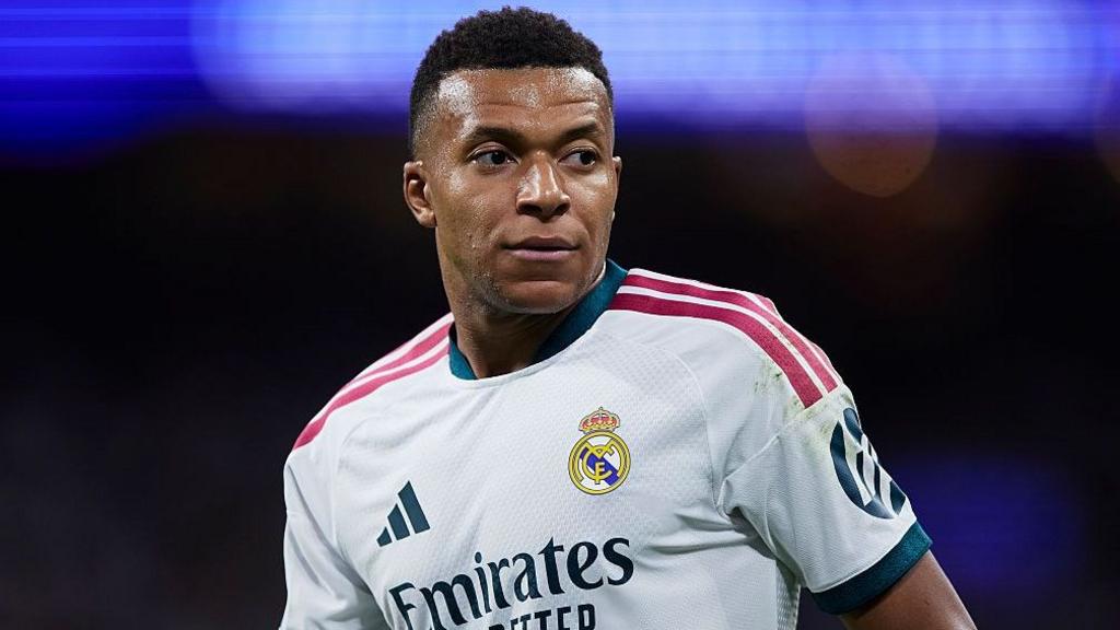 Kylian Mbappe tiền đạo Real Madrid chia sẻ về phong độ của Barcelona tại La Liga