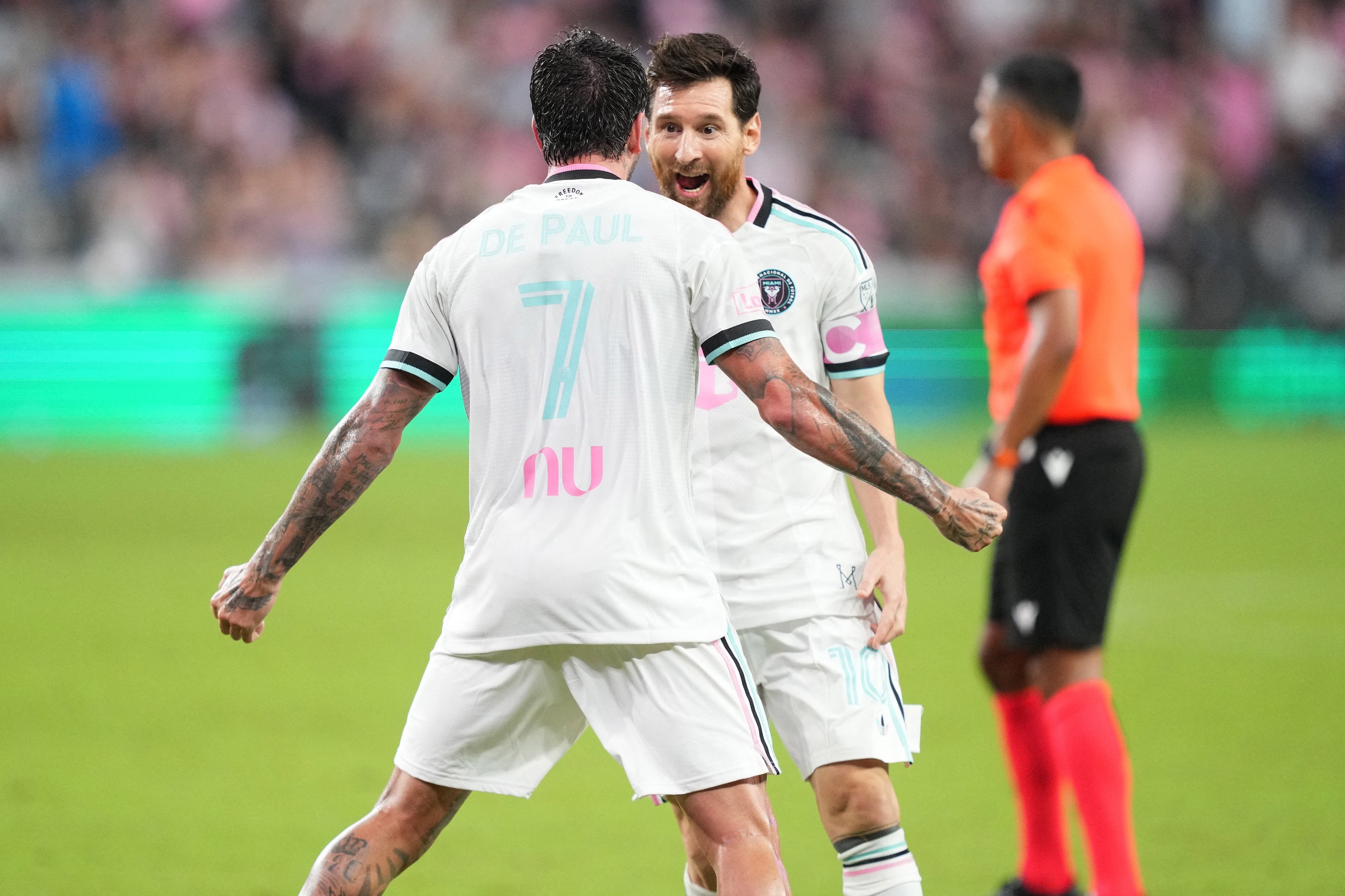 Messi bay người đánh đầu đỉnh cao, Inter Miami vô địch Campeones Cup 4 Lionel Messi bay người đánh đầu ghi bàn giúp Inter Miami vô địch Campeones Cup (Hình ảnh trận đấu 4)