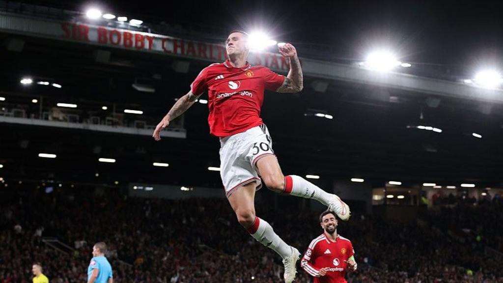 UEFA Youth League: Manchester United và lộ trình chinh phục đỉnh cao châu Âu 8 Các cầu thủ trẻ Manchester United tập luyện chuẩn bị cho mùa giải UEFA Youth League