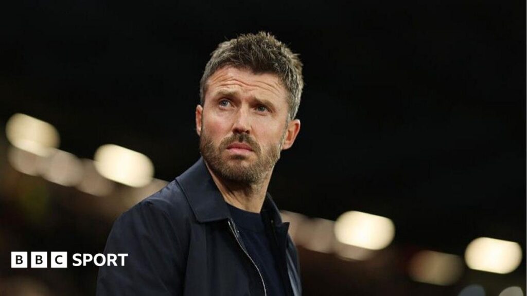 HLV Michael Carrick tuyên bố thép về tương lai nóng bỏng tại MU 1 HLV Michael Carrick trả lời phỏng vấn báo chí về tương lai tại Manchester United
