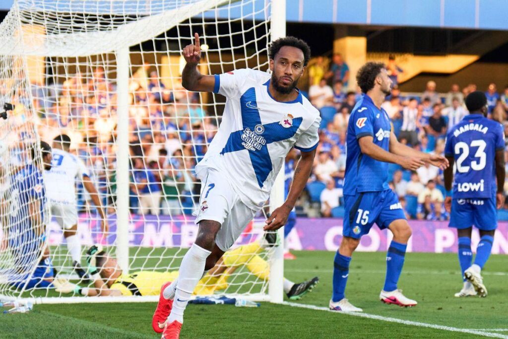 Bão chỉ trích trọng tài La Liga sau thất bại derby của Real Madrid 2 Cầu thủ Real Madrid phản ứng trọng tài trong trận derby La Liga