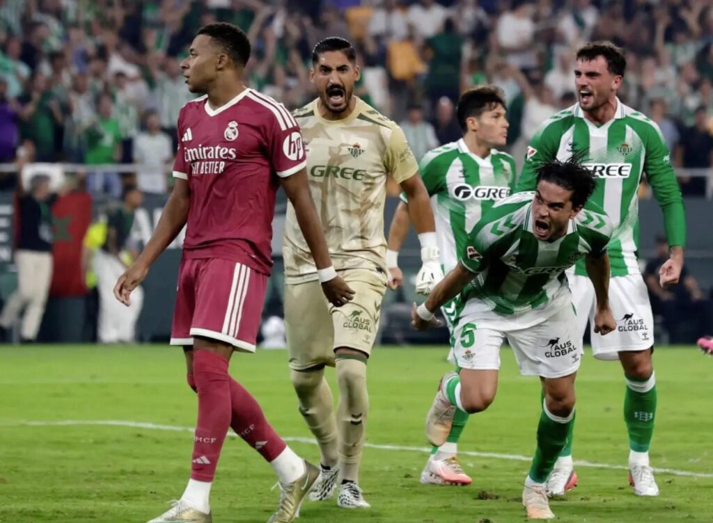 Real Madrid TV tố cáo La Liga và RFEF có kế hoạch chống lại Real 3 Kênh truyền hình Real Madrid TV phát sóng cáo buộc La Liga và RFEF chống lại đội bóng Hoàng gia