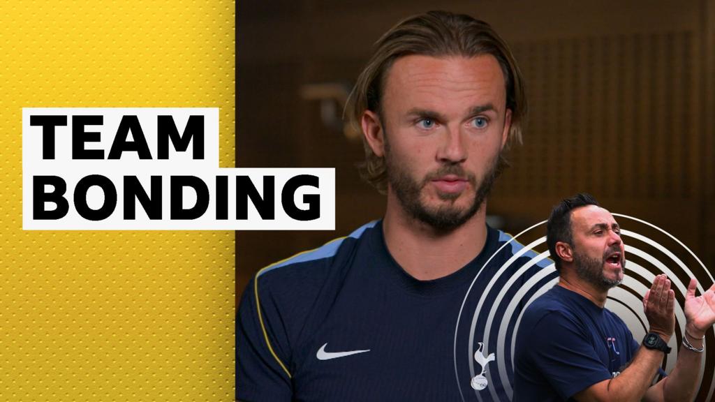 HLV Tottenham Hotspur chỉ đạo cầu thủ trong trận đấu tại Ngoại Hạng Anh (Hình ảnh trận đấu 3)